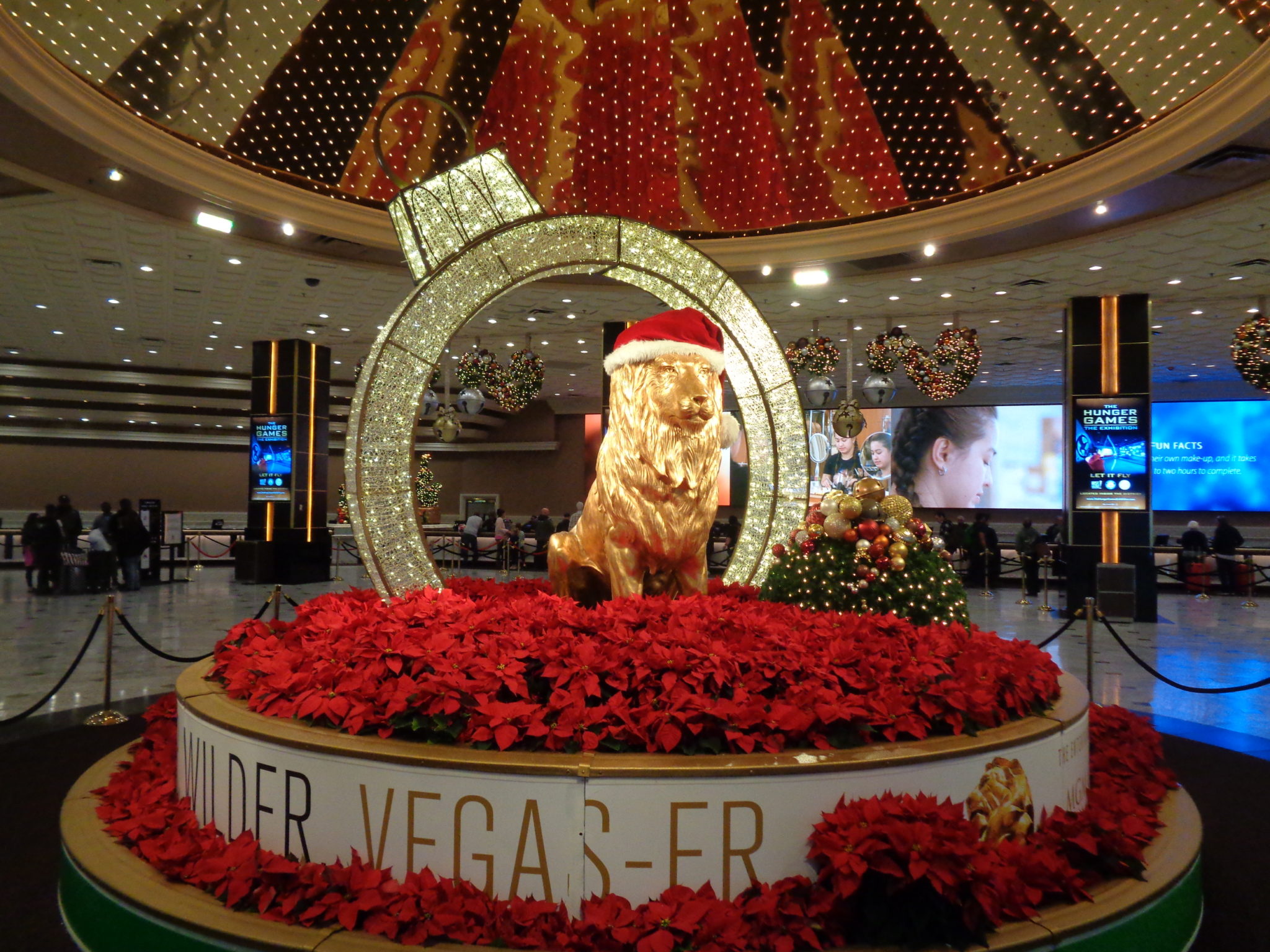 Las Vegas Hotel Casinos Christmas & Holiday Displays 2019 VegasChanges