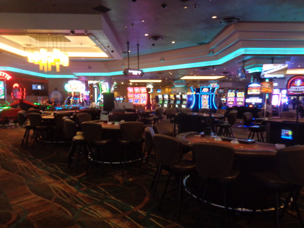 avi casino restaurants